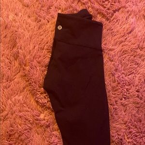 black lulu lemons leggings.